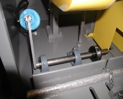 Air operated chain vise