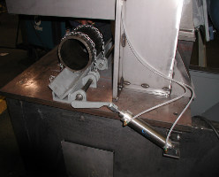 Dual air operated chain vise