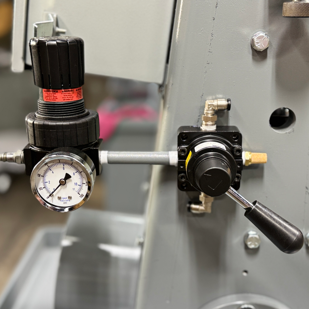 S8 Sander air regulator and belt tensioning valve